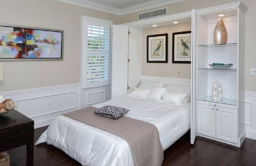 Osprey Apartment | Windsor Lodge Unit 10, studio, close to beaches, pool