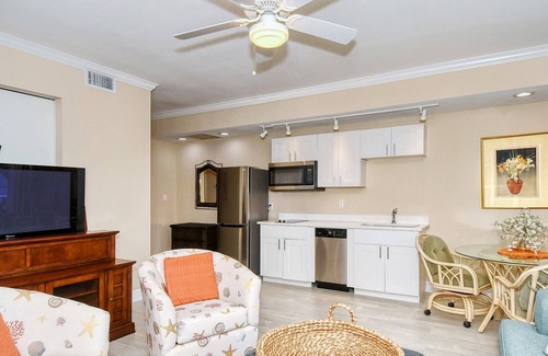 Osprey Condo | Windsor Lodge Unit 19, condo, close to beaches, pool