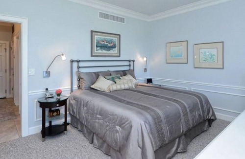 Osprey Apartment | Windsor Lodge Unit 3, studio, close to beaches, pool