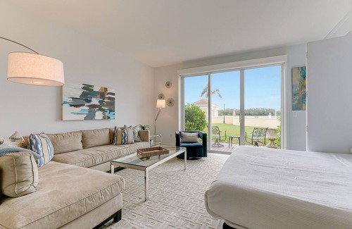 Osprey Apartment | Windsor Lodge Unit 5, condo, close to beaches, pool