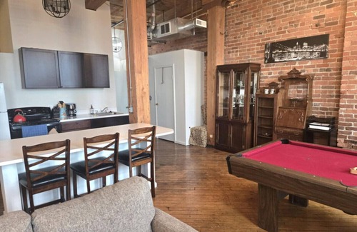 Detroit Apartment | Windsor Riverfront Views