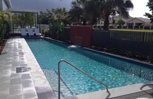 Biggera Waters Apartment | Windsurfer Resort