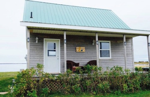 Hamilton Cottage | Windy Dreams: an idyllic, cozy seaside PEI cottage