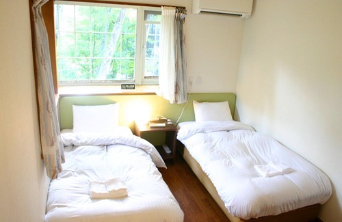 Yamanakako Hotel | Windy Hill Room 13 Twin Bed Westernstyle Room/Minamitsurugun Yamanashi