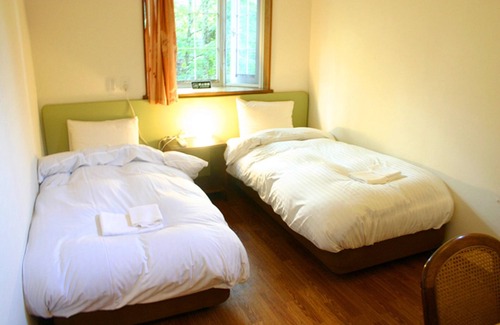 Yamanakako Hotel | Windy Hill Room 11 Twin Bed Westernstyle Room/Minamitsurugun Yamanashi