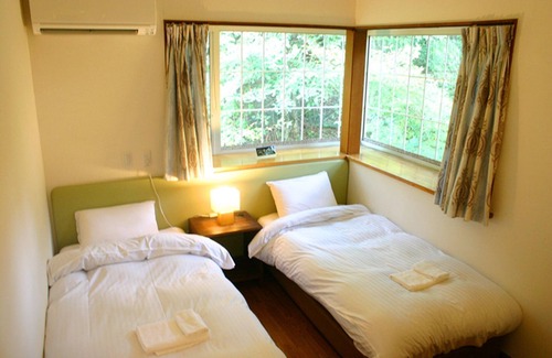 Yamanakako Hotel | Windy Hill Room 12 Twin Bed Westernstyle Room/Minamitsurugun Yamanashi