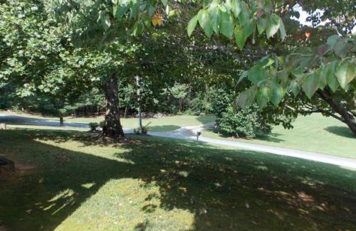 Wears Valley House | Windy Ridge-Pet-Friendly Smoky Mountain Cabin with Fishing Access, Fenced Yard & Free Tickets