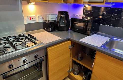 Grays Apartment | WindyS Grays Smart Home, you will love it.