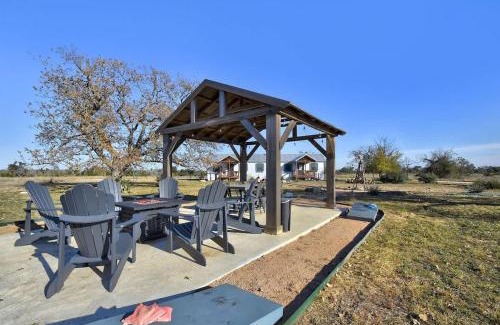 Fredericksburg House | Wine Country Cottage with Scenic Hill Country Views