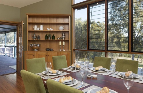 North Rothbury House | Wine Country Lodge - large country home