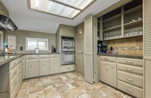 Spicewood House | Wine Country Retreat with lake view!