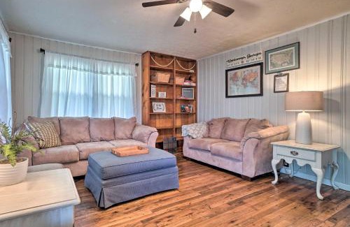 Dahlonega House | Wine Country Retreat with Fire Pit and Sunroom!