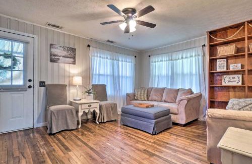 Dahlonega House | Wine Country Retreat with Fire Pit and Sunroom!