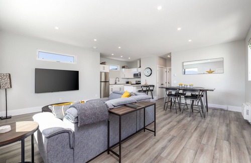 Central Okanagan Apartment | "Wine Down" and indulge in this incredible Okanagan experience!