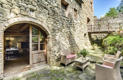Castelnuovo dell'Abate Villa | Wine & History in Montalcino- Stay in an ancient mill