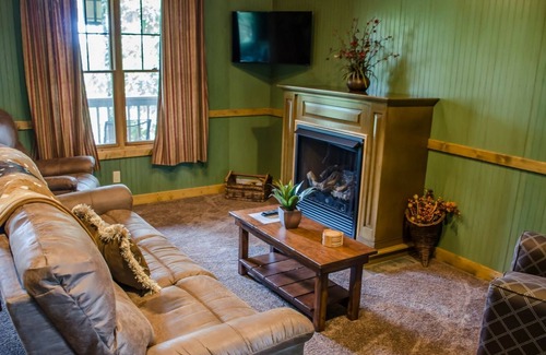Carbondale Cabin | Wine Trail Cabin, 2015 Built, Carbondale, Southern IL - Giant City State Park
