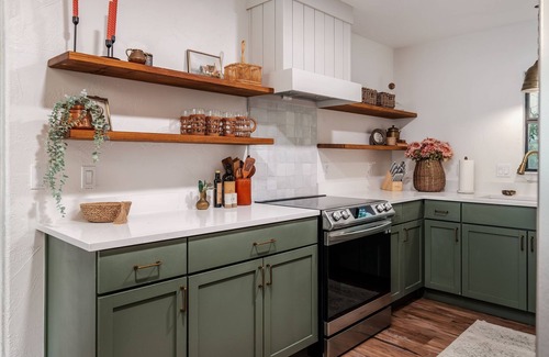 Johnson City House | Wine Trail Retreat w/Fire Pit, Grill, Plunge, Walk to Downtown!