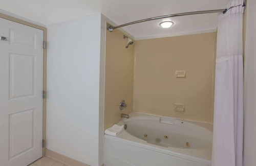 Wheatland Hotel | Wingate by Wyndham Oklahoma City/Airport