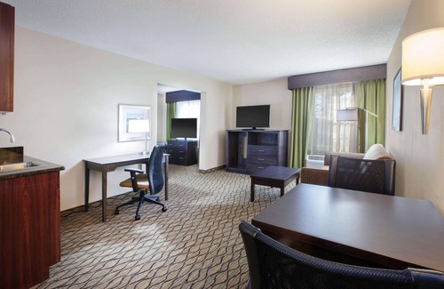 Roseville Hotel | Wingate by Wyndham Roseville/Detroit
