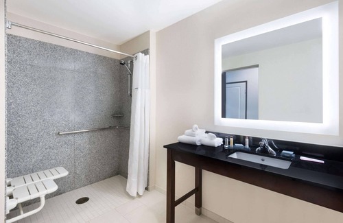 Sidney Hotel | Wingate by Wyndham Sidney