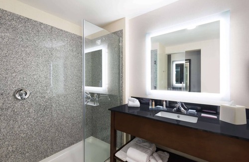 Sidney Hotel | Wingate by Wyndham Sidney