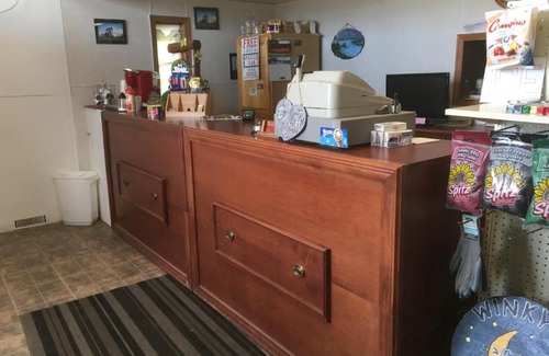 Estevan Hotel | Winkys Motel