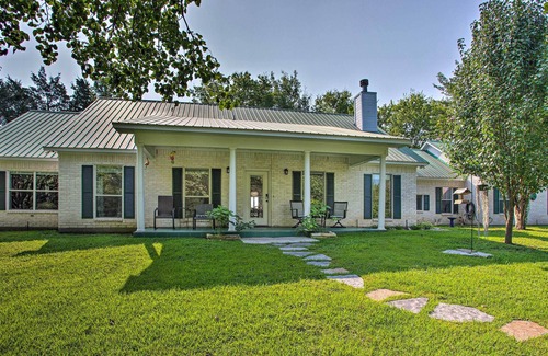 Winnsboro House | Winnsboro Fishing Retreat on 6 Acres w/ Fire Pit!