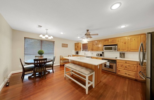 Justin House | Winsome House 3/2, 5 Mi From Texas Motor Speedway