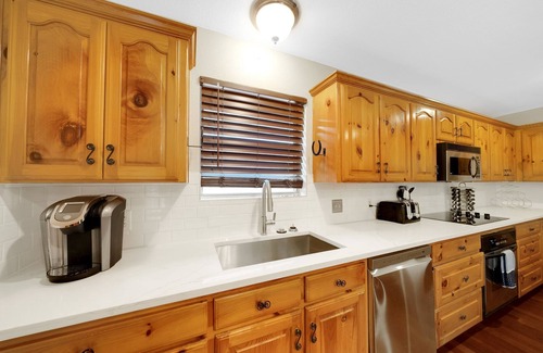 Justin House | Winsome House 3/2, 5 Mi From Texas Motor Speedway