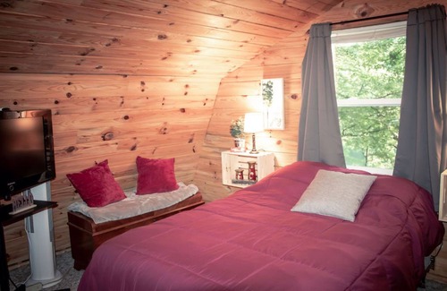Deer River Cabin | WINTER RETREAT OR SNOWMOBILE & ICE FISHING BASE CAMP-close to trails