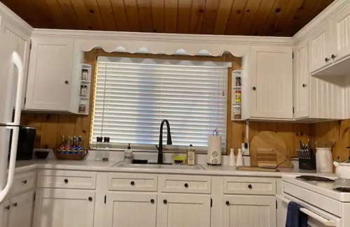 Hatch Cottage | Winter Wonderland at Zion's Bryce House by Zion and Bryce National Parks!