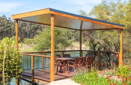 Wilyabrup Ski Chalet | Wirraway Luxury Chalet | Lake Views | Private Gardens