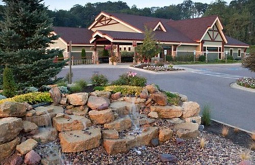 Wisconsin Dells Cabin | Wisconsin Dells 2 br Christmas Mountain Village A
