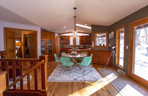 Lake Mills Cottage | Wisconsin Dream! Lakeside Cottage - Sunset Views over Rock Lake