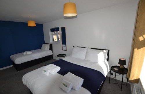 Salisbury Apartment | Wisteria 2 bed House - STAYSEEKERS