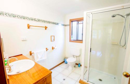 Wyberba Ski Chalet | Wisteria Cottage