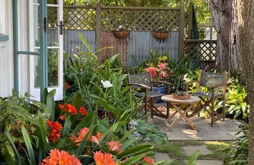 Russell Apartment | Wisteria Cottage