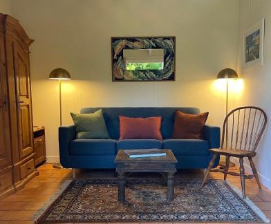 Russell Apartment | Wisteria Cottage