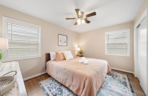 Deer Park House | with Arcade and Covered Patio Sleep 9 in this 4 Bedroom 2 Bath Home 5 star host Deer Park TX