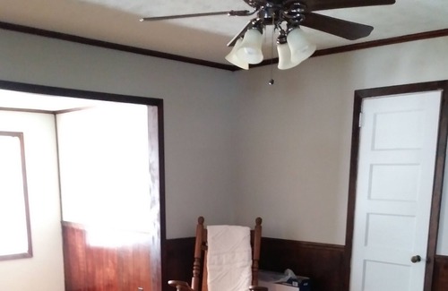 Waycross Cottage | With in walking and seeing of Waycross Hospital