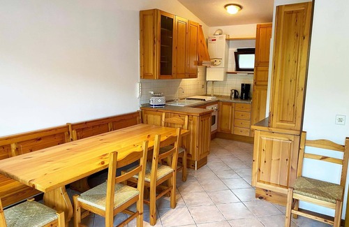 Idro Apartment | With large fenced garden, barbecue and panoramic view