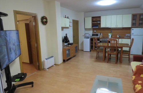 Samokov Apartment | With mountain views, Panoramic Apartment 301 in Eagle Rock Complex