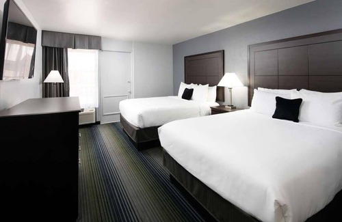 Downtown Tucson Hotel | Within walking distance of Tucson Museum of Art! With Pool Access & Free Parking