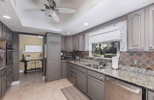 Crystal River House | Withlacoochee Riverhouse - Pool - Dock - Canoes - DogOk - FirePit - ExersiceRoom