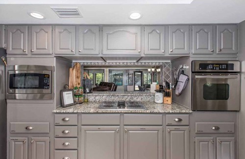 Crystal River House | Withlacoochee Riverhouse - Pool - Dock - Canoes - DogOk - FirePit - ExersiceRoom