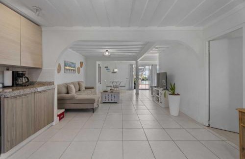 Koyari Apartment | WLR1 - 1BR near Palm Beach - White Lotus Retreat