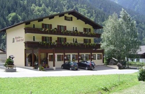 Partenen Bed & Breakfast | Wohlfühlpension Tirolerhof