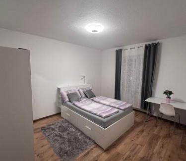 Petershausen-West Apartment | Wohnen am Wasser - Privatzimmer - Sharing Apartment