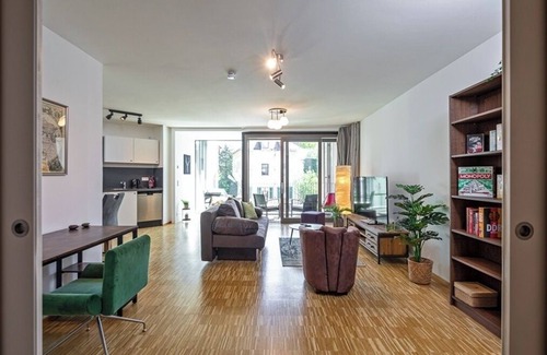 Loschwitz Apartment | Wohnfühlen in Dresden! Wohnen Sie in Einem der Bekanntesten Baudenkmale Dresdens