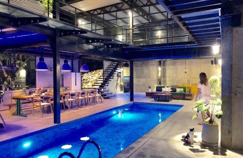 Thep Kasattri Villa | Wohnfabrik Phuket Pool Loft 16